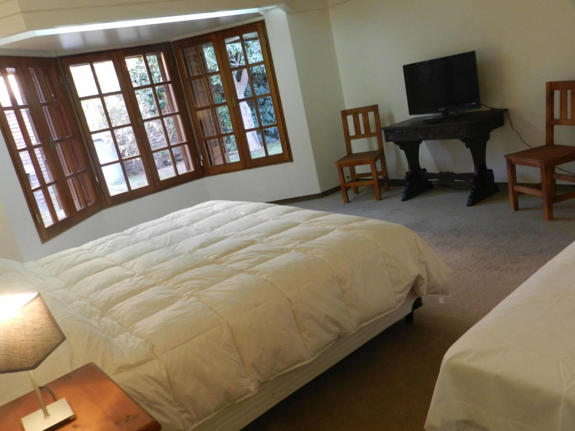 ホテルLa Casona Del Rio Neuquén エクステリア 写真