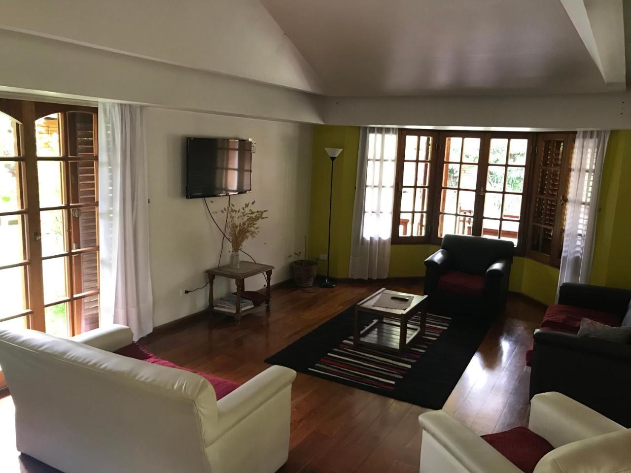 ホテルLa Casona Del Rio Neuquén エクステリア 写真