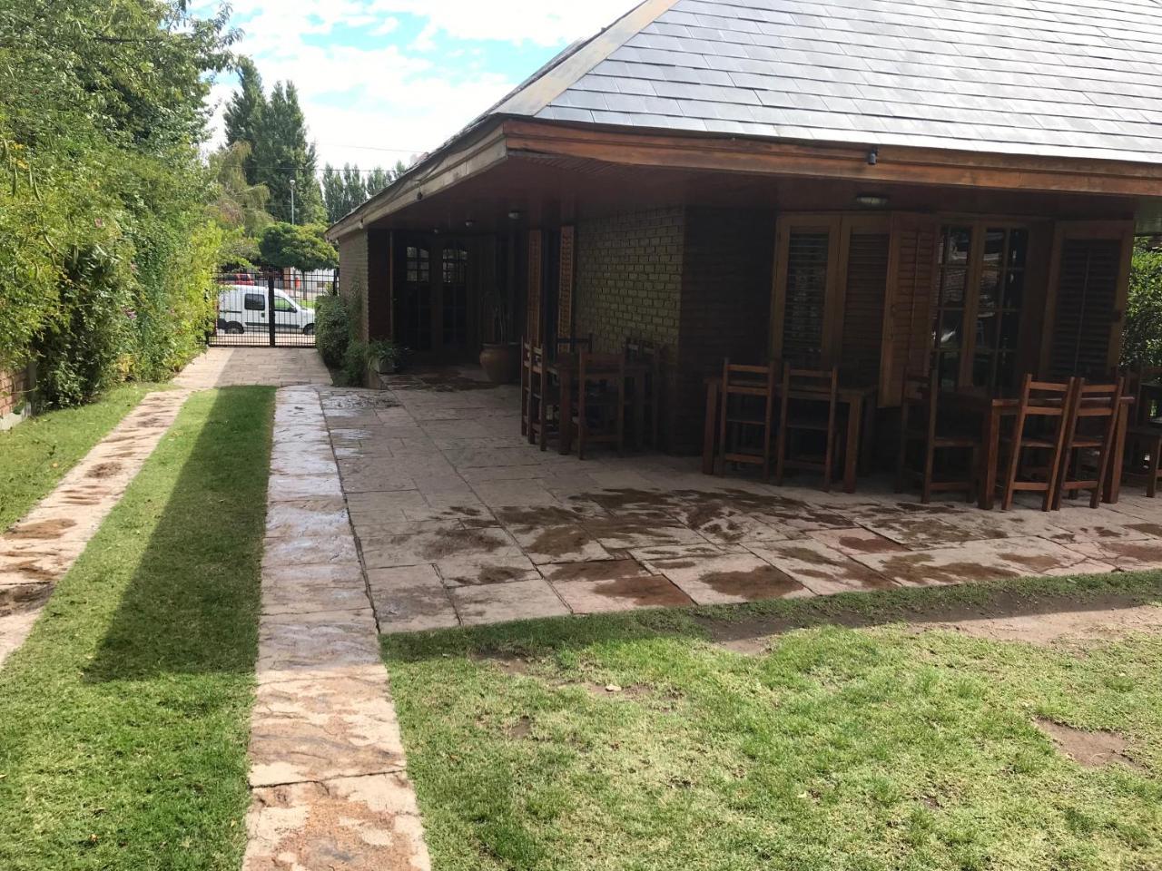 ホテルLa Casona Del Rio Neuquén エクステリア 写真