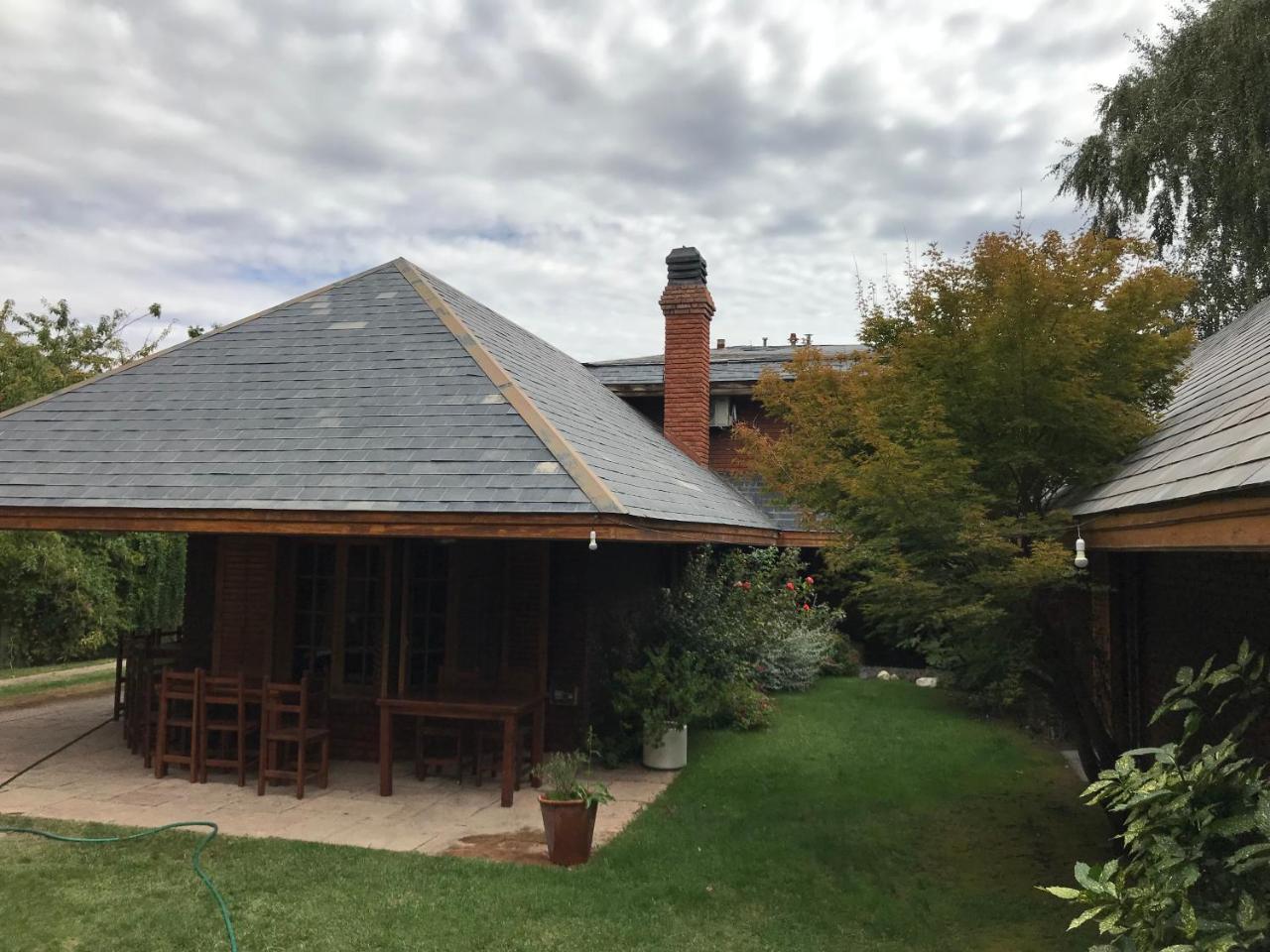 ホテルLa Casona Del Rio Neuquén エクステリア 写真